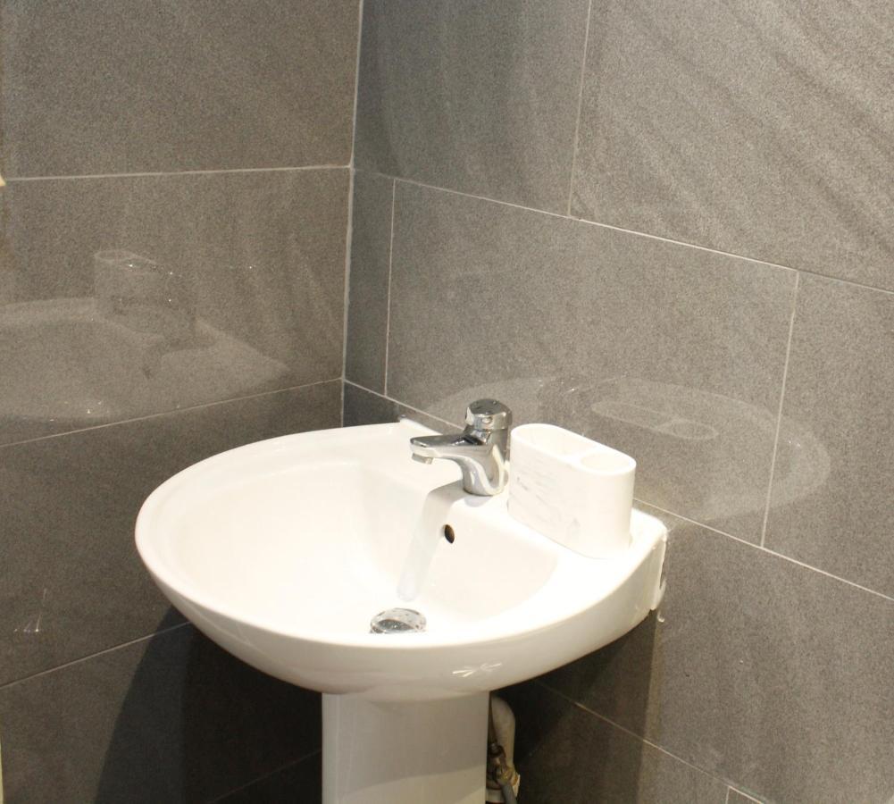 Cozy Rooms Or Apartment In London Townhouse Fast Links To Central Εξωτερικό φωτογραφία